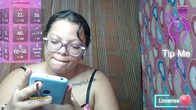 vanuslovelatina online show from March 28, 2026, 11:15 pm