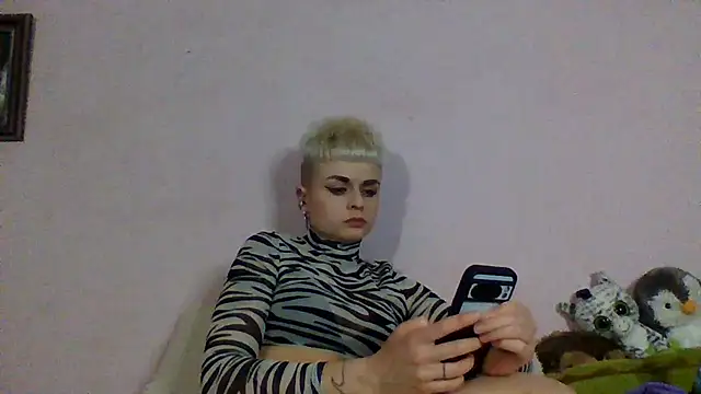 AlisaDear257 online show from April 19, 2026, 7:38 pm