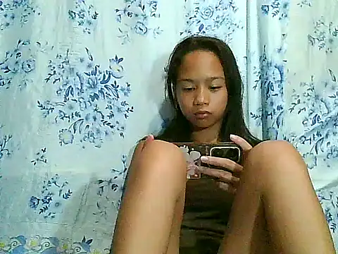 Snapshot of Asianpinay_Skinny1818 chatting on April 12, 2026, 10:37 pm Asianpinay Skinny1818 online show from April 12, 2026, 10:37 pm
