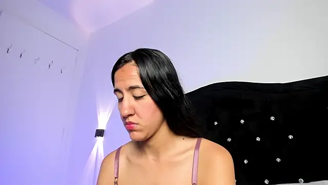Snapshot of gisell_antonella chatting on May 7, 2026, 12:54 pm gisell antonella online show from May 7, 2026, 12:54 pm