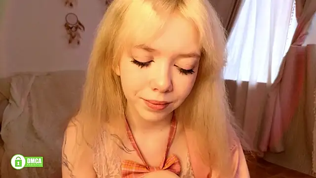 Snapshot of Rochelle_kitty chatting on April 26, 2026, 2:48 pm Rochelle kitty online show from April 26, 2026, 2:48 pm