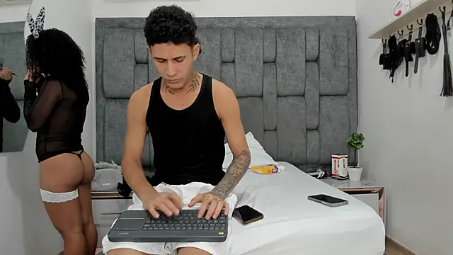 Snapshot of NaughtyVibes_OS chatting on April 14, 2026, 2:17 am NaughtyVibes OS online show from April 14, 2026, 2:17 am