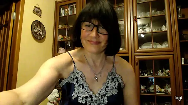 Snapshot of Vlastelina chatting on April 18, 2026, 7:58 pm Vlastelina online show from April 18, 2026, 7:58 pm
