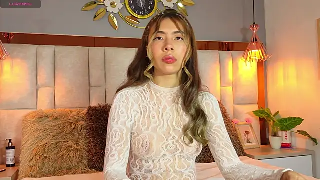 ValeryGomezz online show from July 16, 2026, 3:18 pm