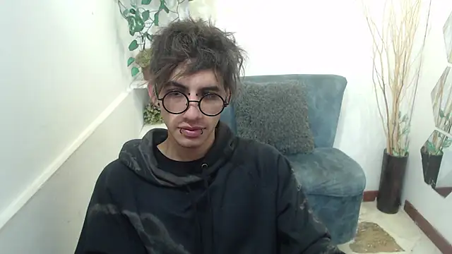 Snapshot of AaronBeer_ chatting on February 24, 2026, 11:41 am AaronBeer online show from February 24, 2026, 11:41 am