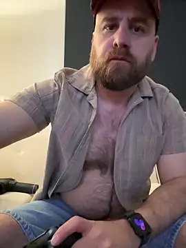 Snapshot of themountainbearmx chatting on June 2, 2026, 10:01 pm themountainbearmx online show from June 2, 2026, 10:01 pm