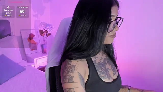 Snapshot of Aisha_Haddad chatting on February 16, 2026, 3:19 pm Aisha Haddad online show from February 16, 2026, 3:19 pm