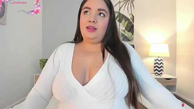 Snapshot of AgathaBloom_ chatting on February 19, 2026, 1:07 pm AgathaBloom online show from February 19, 2026, 1:07 pm