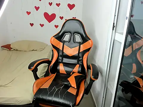 Snapshot of RYAN_MYEARZ__ chatting on March 1, 2026, 12:18 pm RYAN MYEARZ online show from March 1, 2026, 12:18 pm