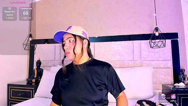 CloheBell online show from April 1, 2026, 7:22 pm