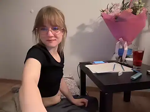 tesalove online show from March 26, 2026, 10:48 pm