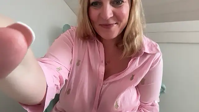 Busenwunder1280 online show from March 31, 2026, 3:56 pm