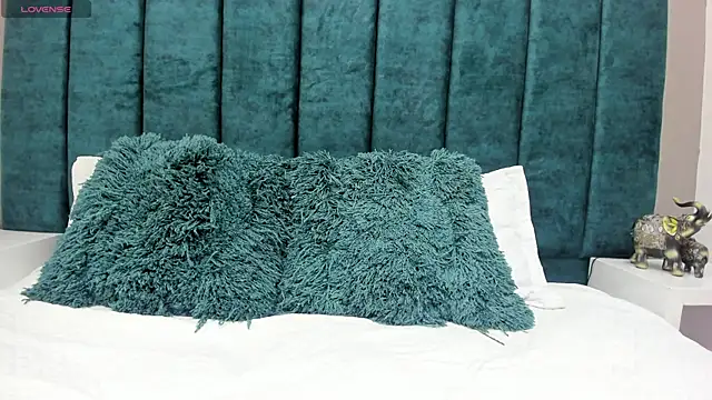 Morales Miles1 online show from April 11, 2026, 7:56 am