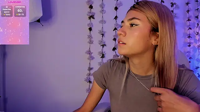 Chris Velvett online show from April 15, 2026, 7:32 pm