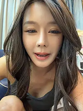 Snapshot of BBi-0329 chatting on June 3, 2026, 2:33 pm BBi-0329 online show from June 3, 2026, 2:33 pm