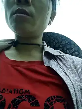 molly-xx online show from April 5, 2026, 2:42 am