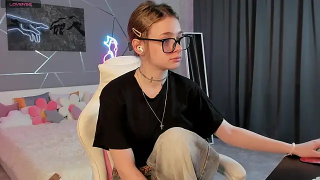 Snapshot of naomi_reiss chatting on July 21, 2026, 1:41 am naomi reiss online show from July 21, 2026, 1:41 am