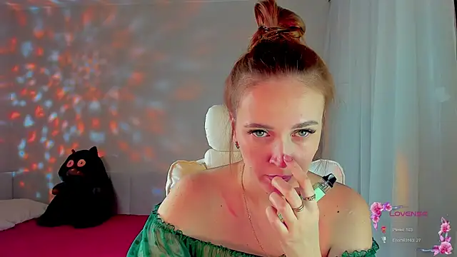 Snapshot of she_wolf chatting on April 2, 2026, 2:15 pm she wolf online show from April 2, 2026, 2:15 pm