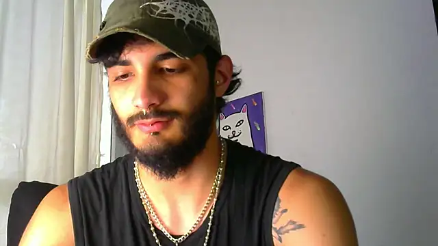 Snapshot of LovexJuxn8 chatting on February 17, 2026, 7:20 pm LovexJuxn8 online show from February 17, 2026, 7:20 pm