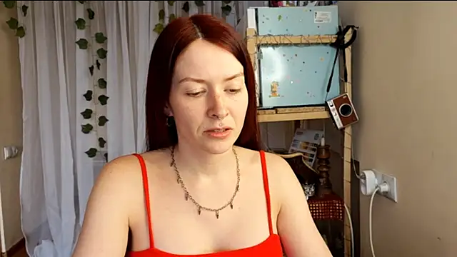 Kamila Moore  online show from March 3, 2026, 2:45 pm