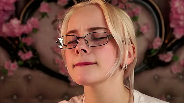 KirstinMcgeady online show from March 21, 2026, 11:26 am