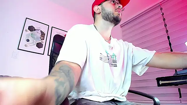 Snapshot of ethan_grace chatting on February 14, 2026, 12:13 pm ethan grace online show from February 14, 2026, 12:13 pm