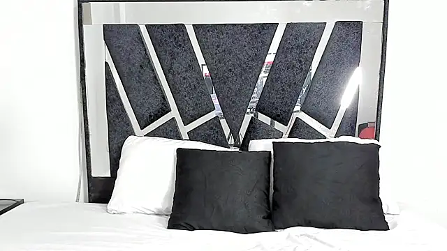 DariaLuca online show from March 3, 2026, 11:49 am