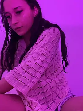 candy deluxe online show from April 28, 2026, 4:17 am