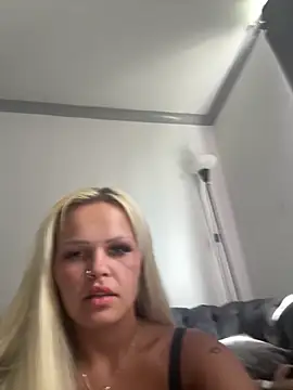 BlondeMilfXo online show from June 5, 2026, 12:33 pm