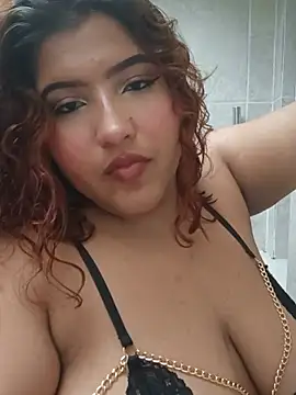 VanessaLanz online show from May 17, 2026, 1:29 pm