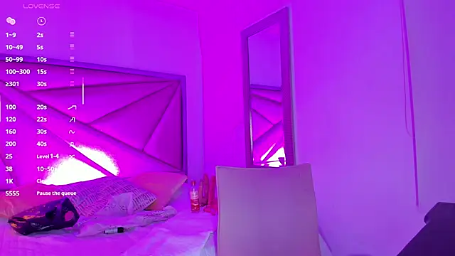 Snapshot of CatalinaBlaze chatting on May 28, 2026, 11:57 pm CatalinaBlaze online show from May 28, 2026, 11:57 pm