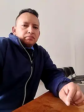 Hachi28 online show from April 19, 2026, 12:04 pm