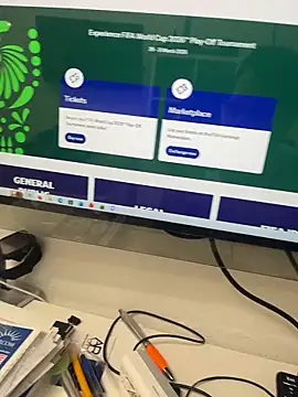 awesomemilkss online show from March 21, 2026, 12:15 am