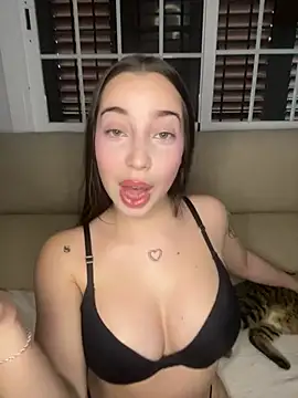 rosemistic online show from April 21, 2026, 6:12 pm