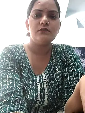 Snapshot of Anushka_Singh0 chatting on May 13, 2026, 5:27 am Anushka Singh0 online show from May 13, 2026, 5:27 am