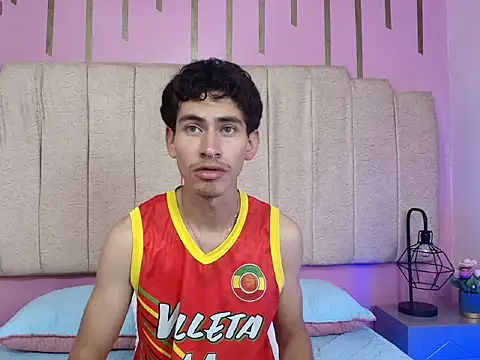 Snapshot of skinny_jean_ chatting on March 2, 2026, 8:04 pm skinny jean online show from March 2, 2026, 8:04 pm