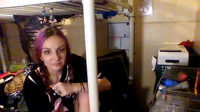 Snapshot of issyamazin chatting on March 3, 2026, 10:59 pm issyamazin online show from March 3, 2026, 10:59 pm