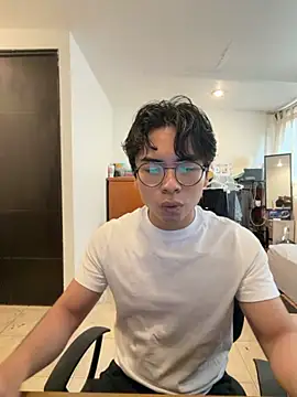 Snapshot of BentoBoxxx chatting on April 23, 2026, 3:14 pm BentoBoxxx online show from April 23, 2026, 3:14 pm