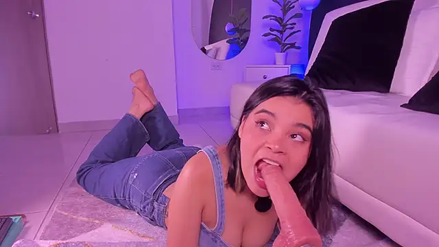 Rose jener06 online show from May 22, 2026, 7:19 pm