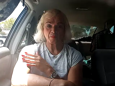 dustbunny64 online show from May 29, 2026, 6:06 pm
