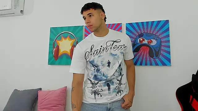 Thomas walker14 online show from March 24, 2026, 1:05 pm