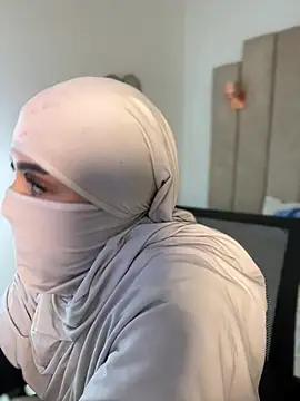 rashaaa  online show from April 8, 2026, 1:38 am