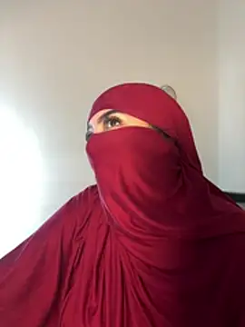 rashaaa  online show from April 11, 2026, 7:56 am