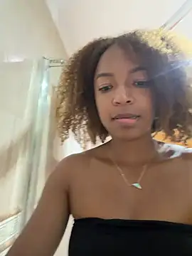 Snapshot of BySabrina chatting on May 20, 2026, 10:32 am BySabrina online show from May 20, 2026, 10:32 am