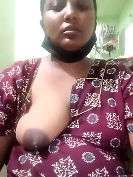 Snapshot of tamilkaviya431 chatting on April 1, 2026, 8:28 pm tamilkaviya431 online show from April 1, 2026, 8:28 pm
