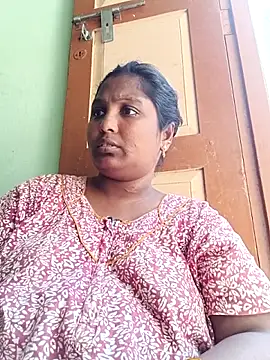 Snapshot of tamilkaviya431 chatting on April 12, 2026, 5:12 am tamilkaviya431 online show from April 12, 2026, 5:12 am
