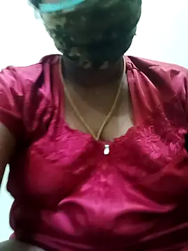 Snapshot of tamilkaviya431 chatting on April 26, 2026, 2:20 am tamilkaviya431 online show from April 26, 2026, 2:20 am