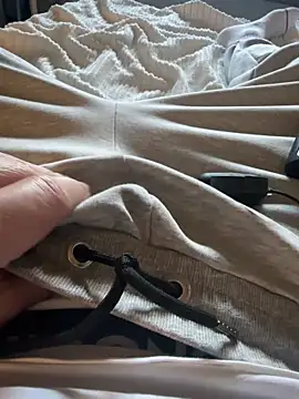 Snapshot of zwigge75 chatting on March 22, 2026, 9:13 am zwigge75 online show from March 22, 2026, 9:13 am