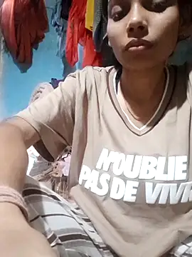 Horny Girl VIP online show from April 18, 2026, 10:52 am