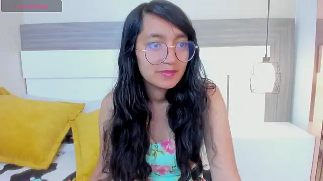 Snapshot of Emilyblussh chatting on February 21, 2026, 1:12 pm Emilyblussh online show from February 21, 2026, 1:12 pm